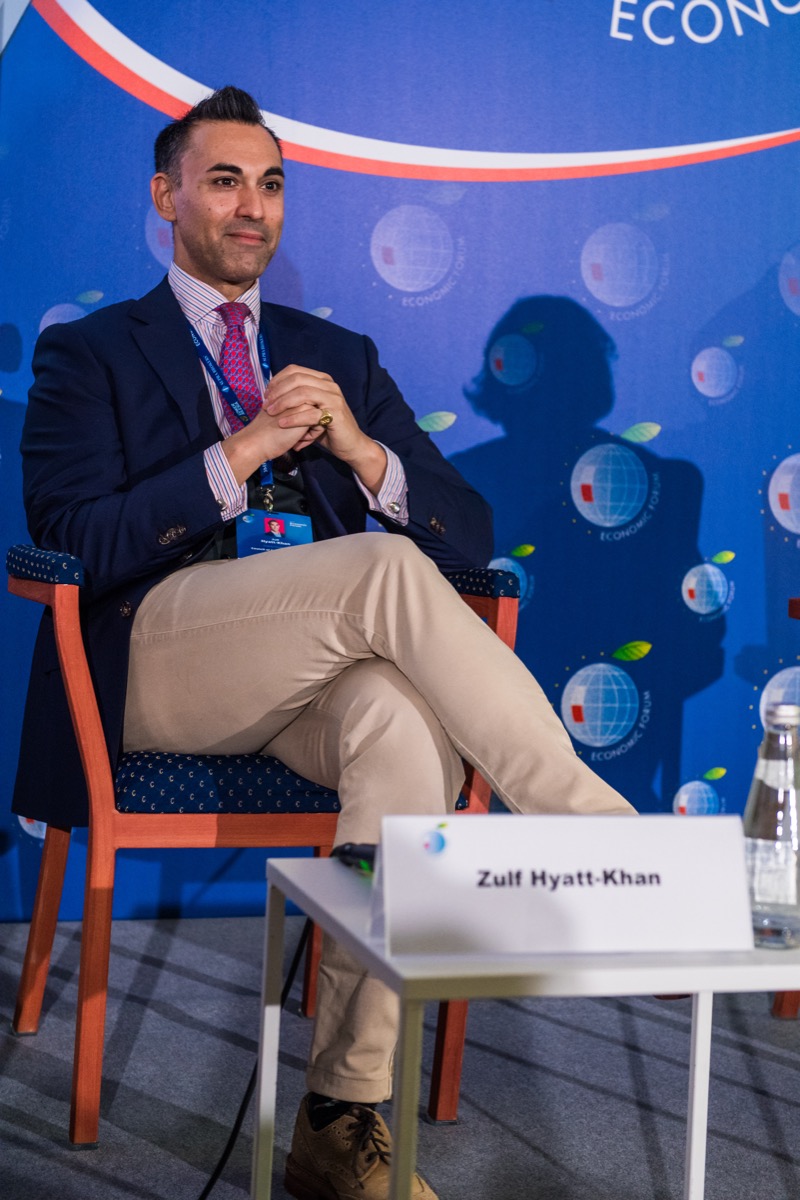 Economic Forum — Portrait