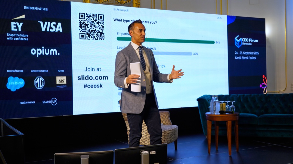 Zulf presenting at CEO Forum