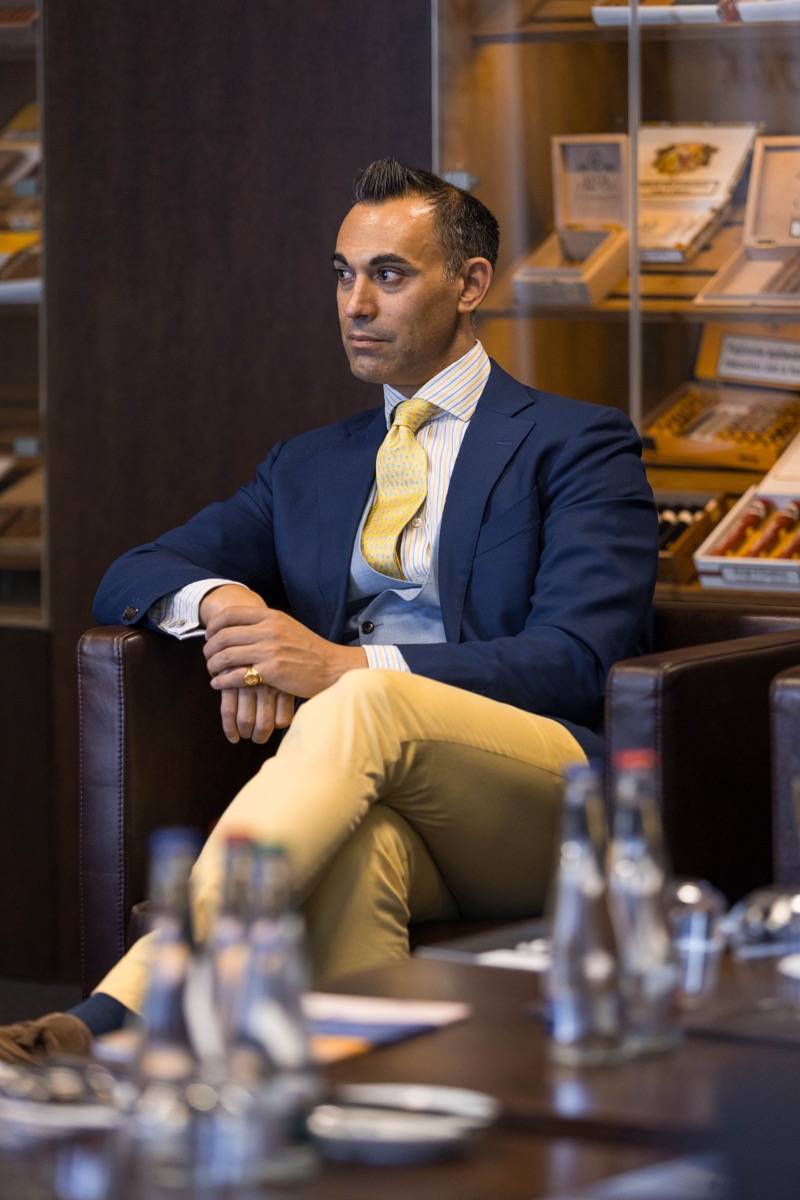 Portrait — Lounge